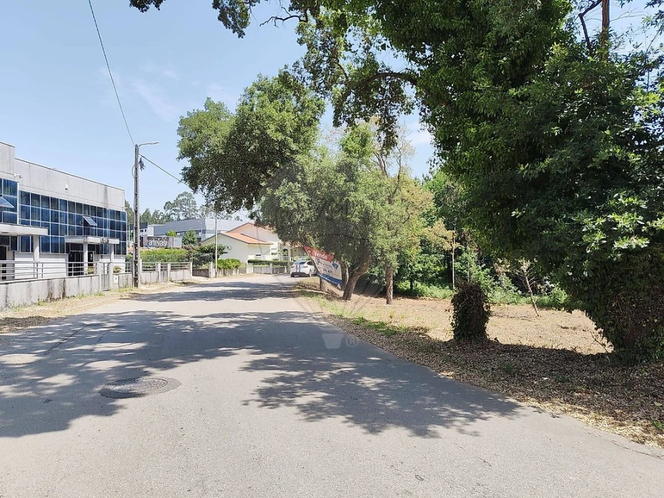 Terreno para Venda em Ossela Foto 6