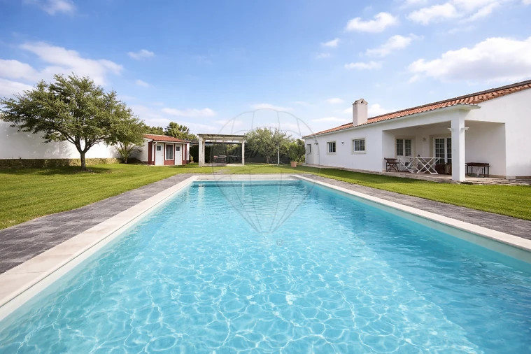 Moradia T4 para Venda em Vermelha Foto 3