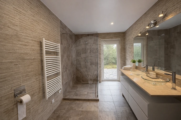 Moradia T4 para Venda em Vermelha Foto 11