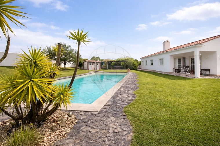 Moradia T4 para Venda em Vermelha Foto 4