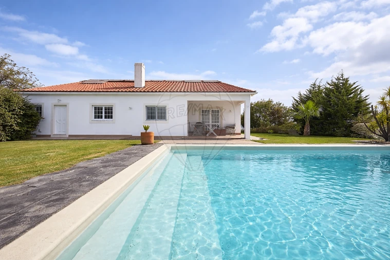 Moradia T4 para Venda em Vermelha