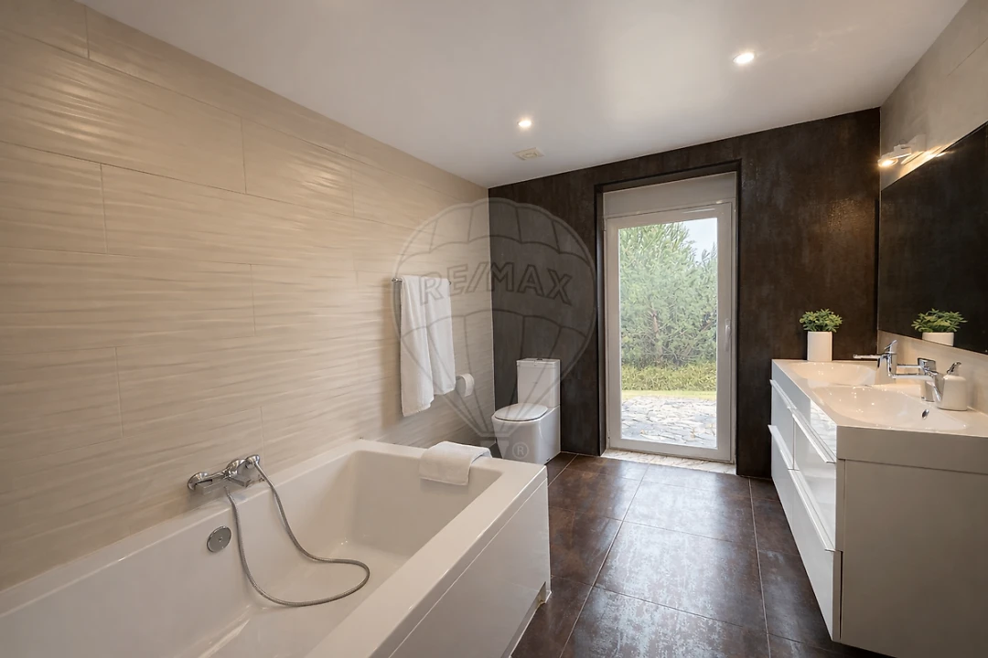 Moradia T4 para Venda em Vermelha Foto 10