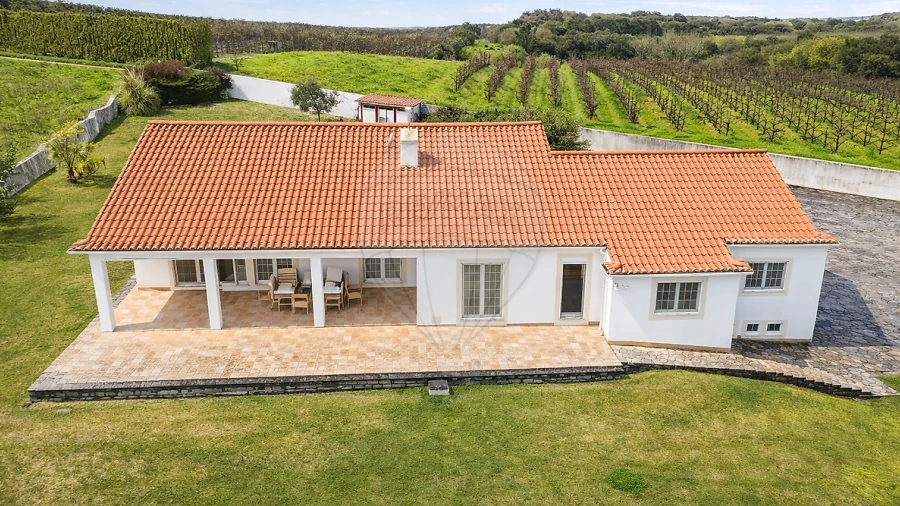 Moradia T4 para Venda em Vermelha