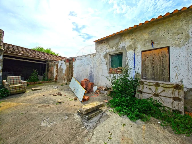 Moradia T2 para Venda em Carregado e Cadafais Foto 9