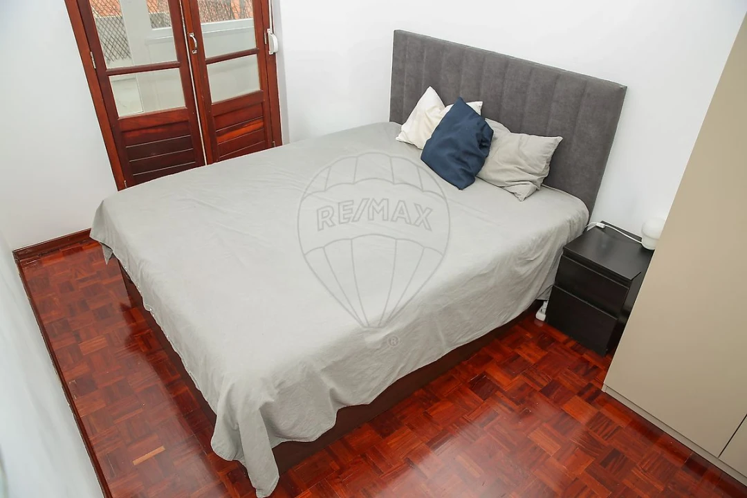 Apartamento T2 para Venda em Póvoa de Santa Iria e Forte da Casa Foto 9