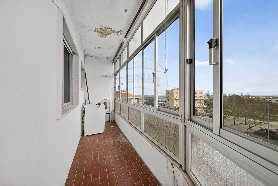 Apartamento T3 para Venda em Santa Iria de Azoia, São João da Talha e Bobadela Foto 17