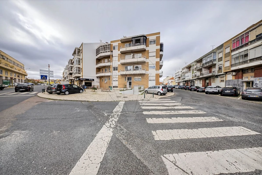 Apartamento T3 para Venda em Santa Iria de Azoia, São João da Talha e Bobadela Foto 7