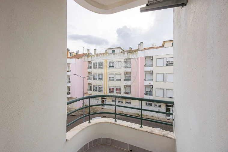 Apartamento T3 para Venda em Arruda dos Vinhos Foto 13