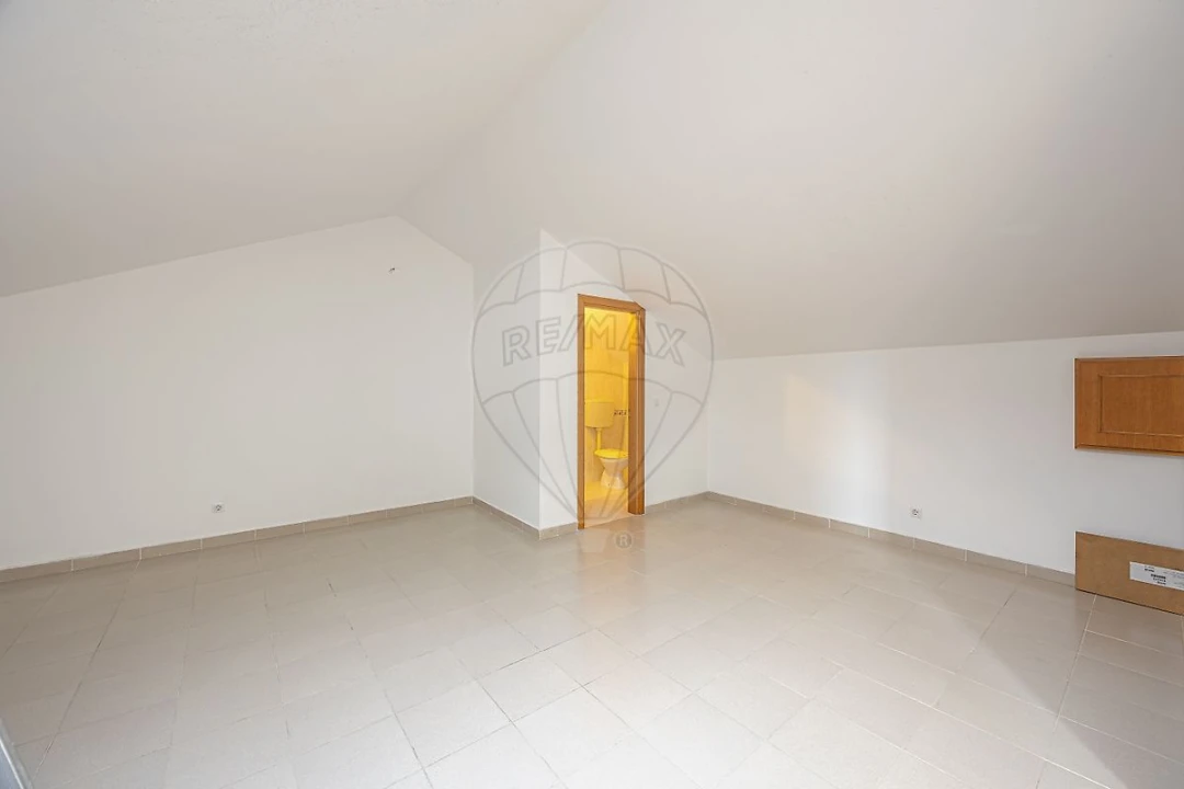 Apartamento T3 para Venda em Arruda dos Vinhos Foto 15