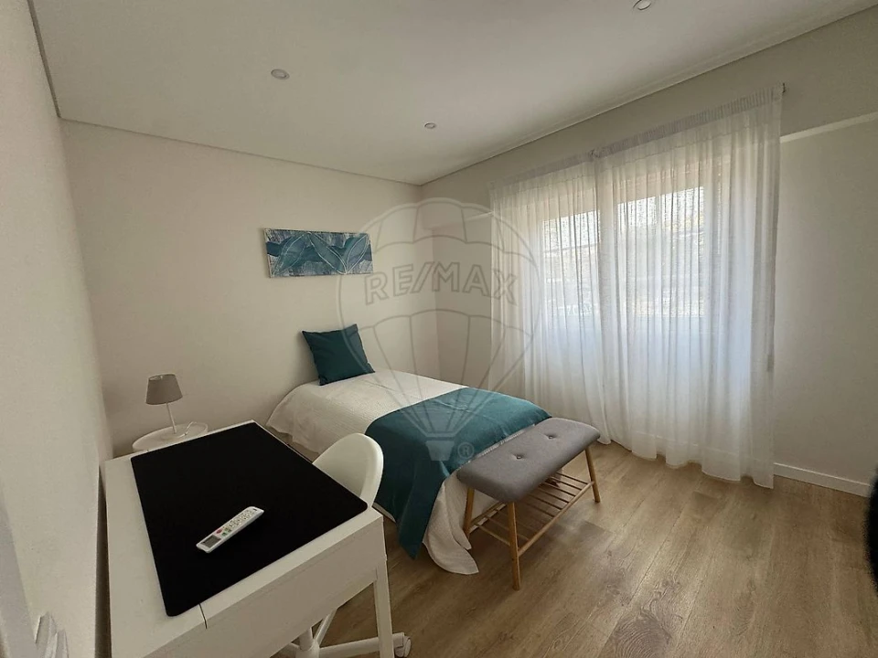 Apartamento T2 para Venda em Carcavelos e Parede Foto 18