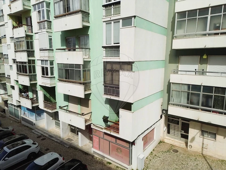 Apartamento T2 para Venda em Oeiras e São Julião da Barra, Paço de Arcos e Caxias Foto 3