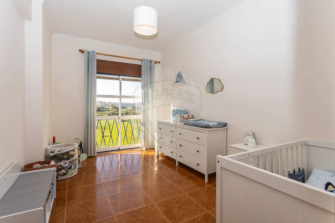 Apartamento T3 para Venda em Seixal, Arrentela e Aldeia de Paio Pires Foto 3