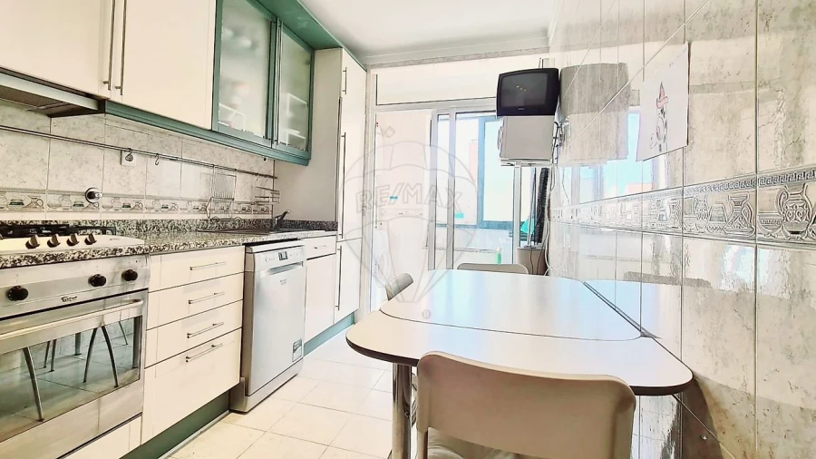 Apartamento T3 para Arrendamento em Espinho Foto 3