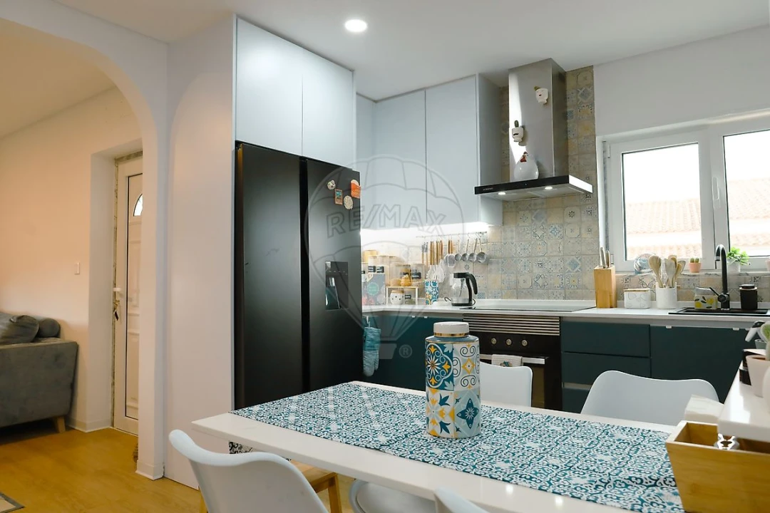 Moradia T2 para Venda em Dois Portos e Runa Foto 13