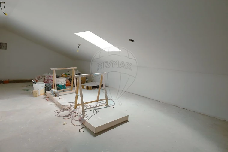 Moradia T2 para Venda em Dois Portos e Runa Foto 32