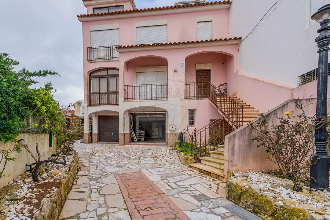 Moradia T6 para Arrendamento em Cacém e São Marcos Foto 11