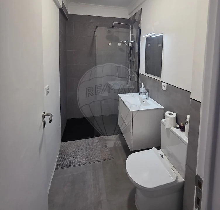 Apartamento T2 para Venda em Venteira Foto 1