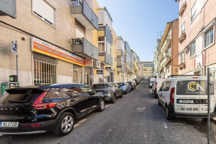 Apartamento T2 para Venda em Venteira Foto 4