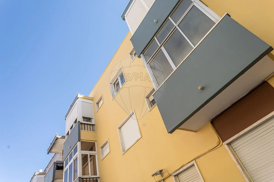 Apartamento T2 para Venda em Venteira Foto 2