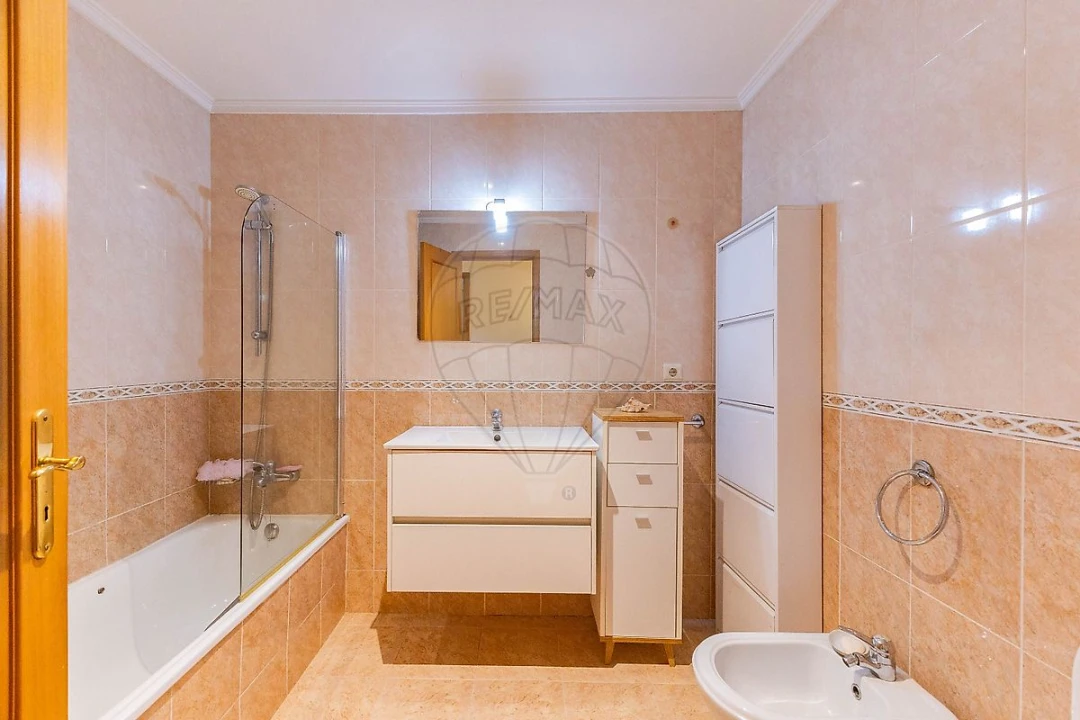 Apartamento T2 para Venda em Rio Tinto Foto 14