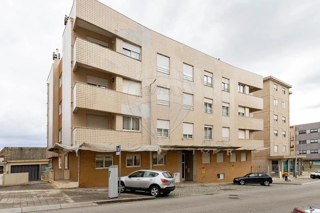 Apartamento T2 para Venda em Rio Tinto Foto 23