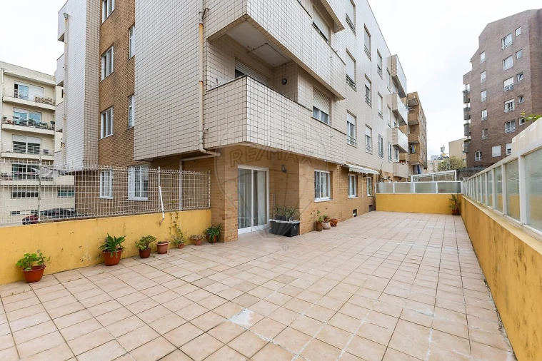 Apartamento T2 para Venda em Rio Tinto Foto 5