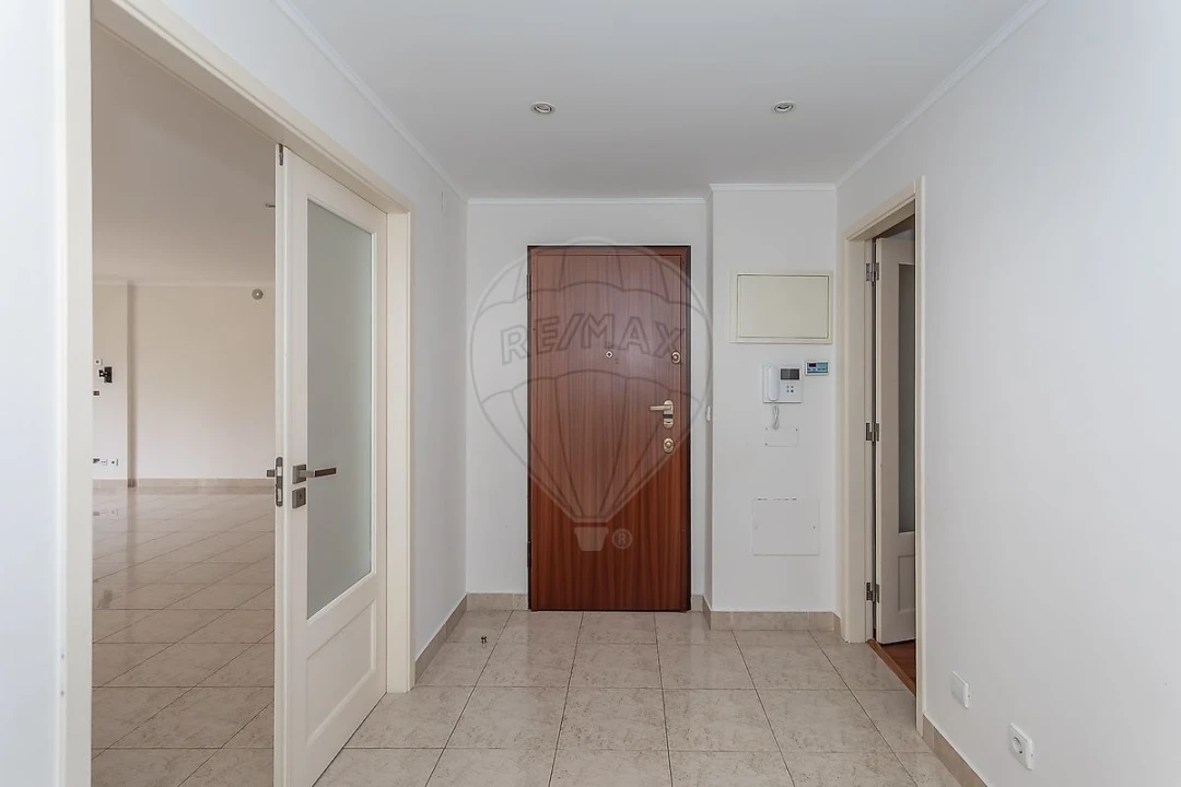 Apartamento T3 para Arrendamento em Alfragide Foto 9