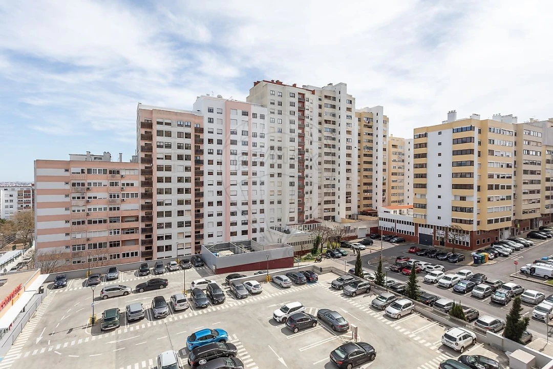 Apartamento T3 para Arrendamento em Alfragide Foto 26