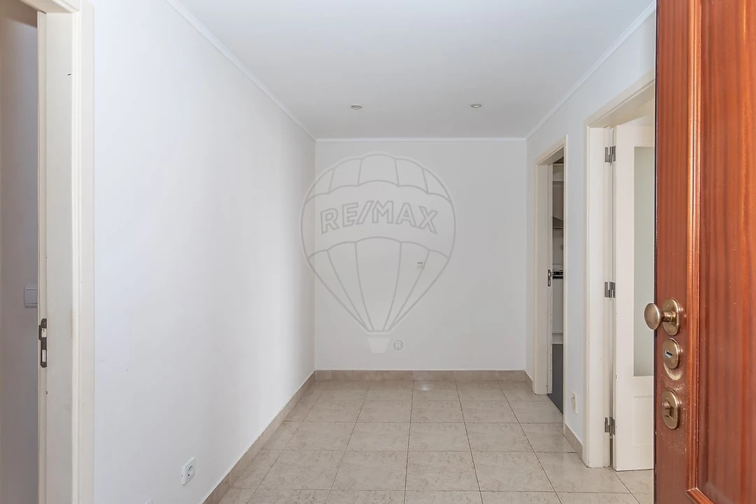 Apartamento T3 para Arrendamento em Alfragide Foto 8