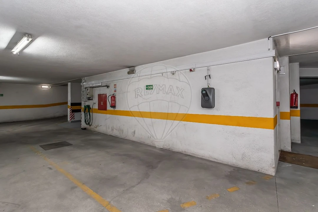 Apartamento T3 para Arrendamento em Alfragide Foto 29