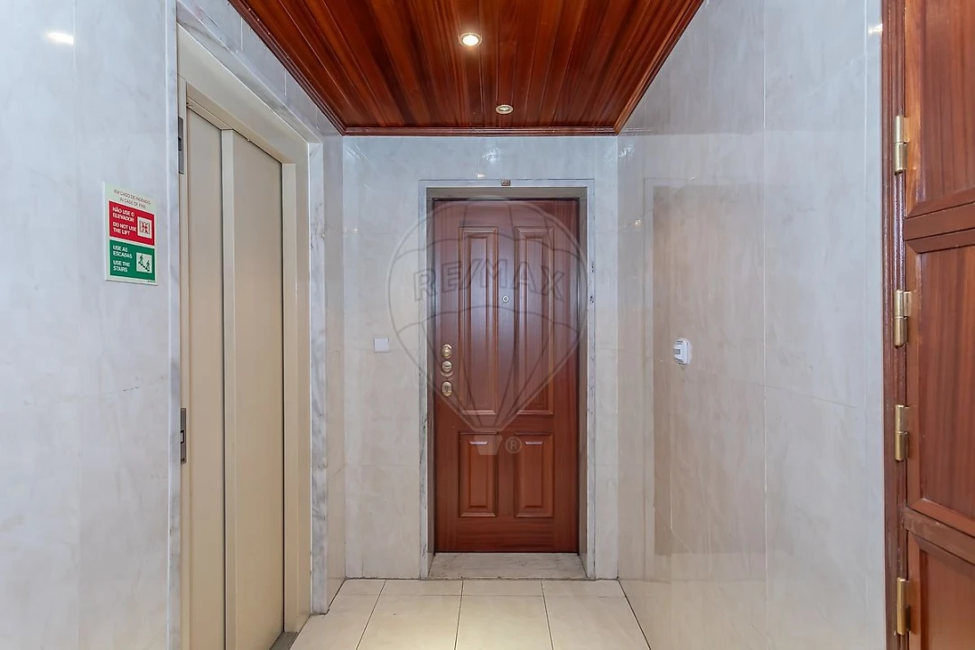 Apartamento T3 para Arrendamento em Alfragide Foto 7