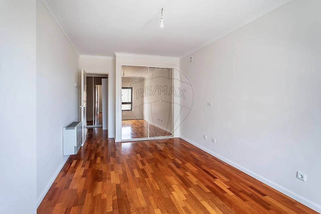 Apartamento T3 para Arrendamento em Alfragide Foto 28