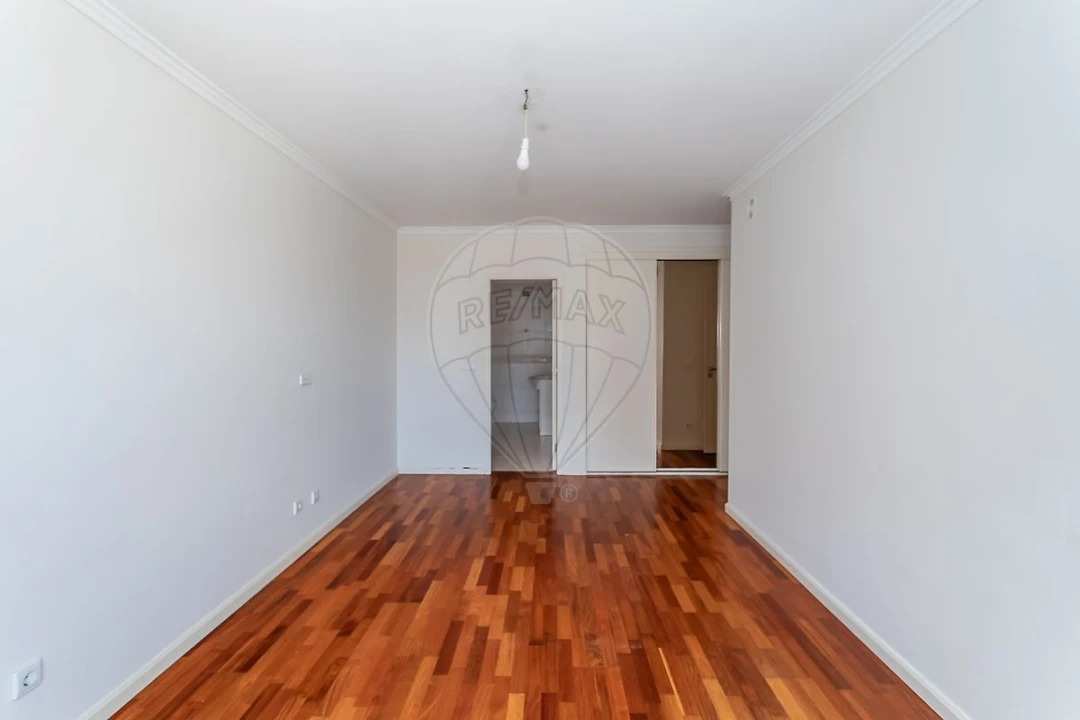 Apartamento T3 para Arrendamento em Alfragide Foto 5