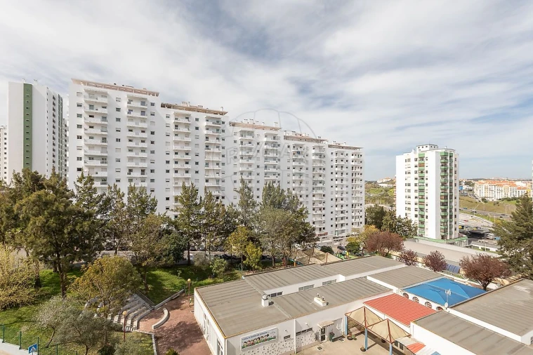 Apartamento T3 para Arrendamento em Alfragide Foto 12