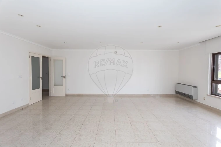 Apartamento T3 para Arrendamento em Alfragide Foto 11