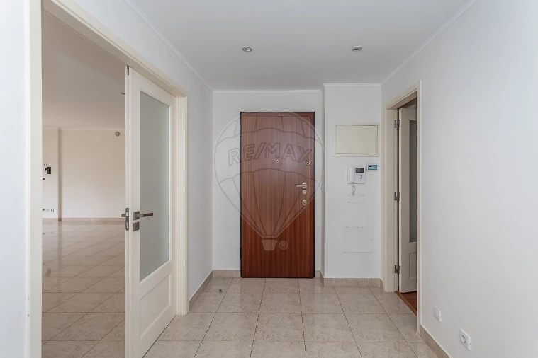 Apartamento T3 para Arrendamento em Alfragide Foto 9