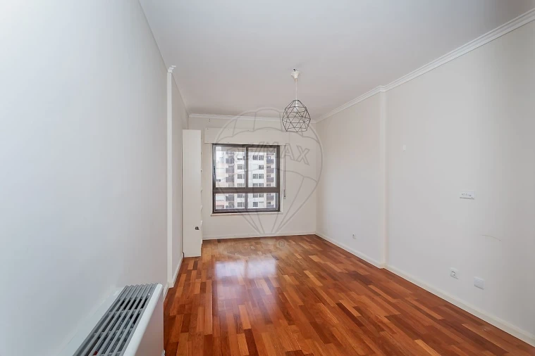 Apartamento T3 para Arrendamento em Alfragide Foto 23