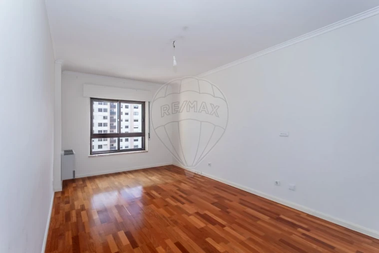 Apartamento T3 para Arrendamento em Alfragide Foto 20