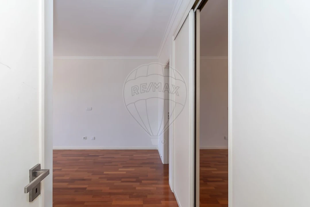 Apartamento T3 para Arrendamento em Alfragide Foto 19