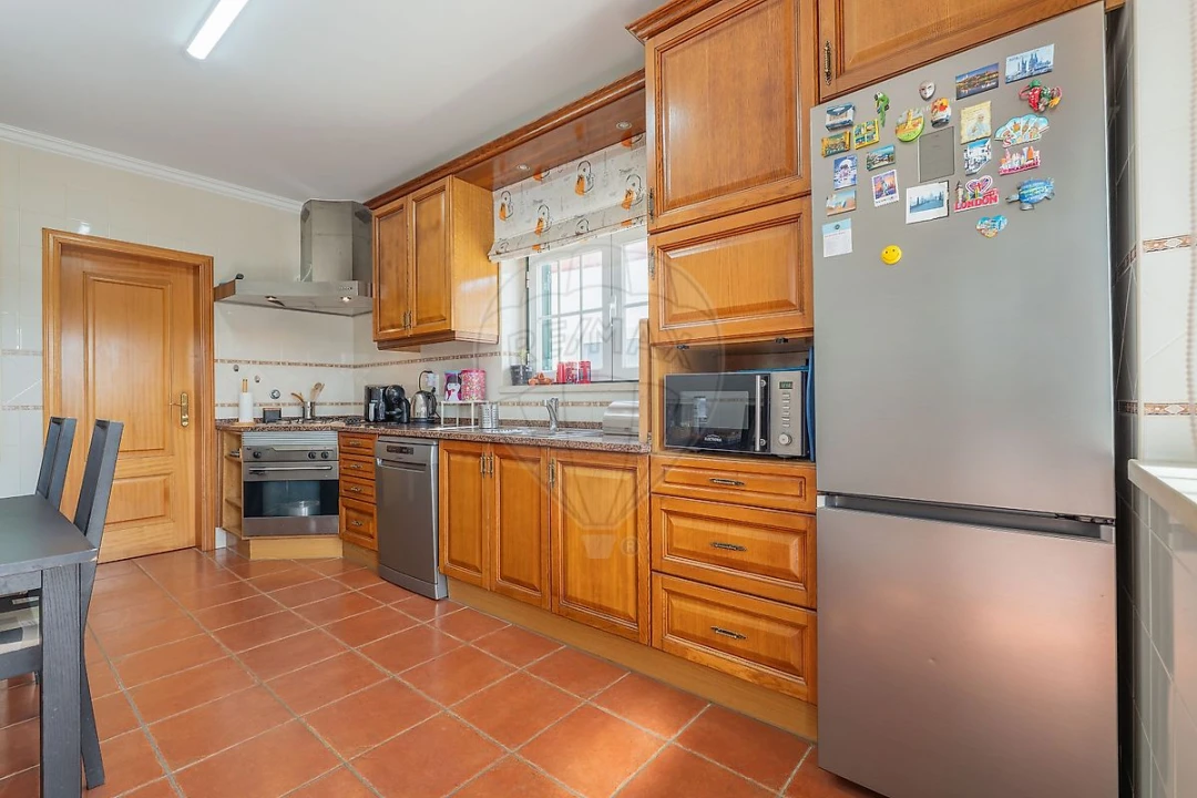 Moradia T3 para Venda em Azueira e Sobral da Abelheira Foto 1