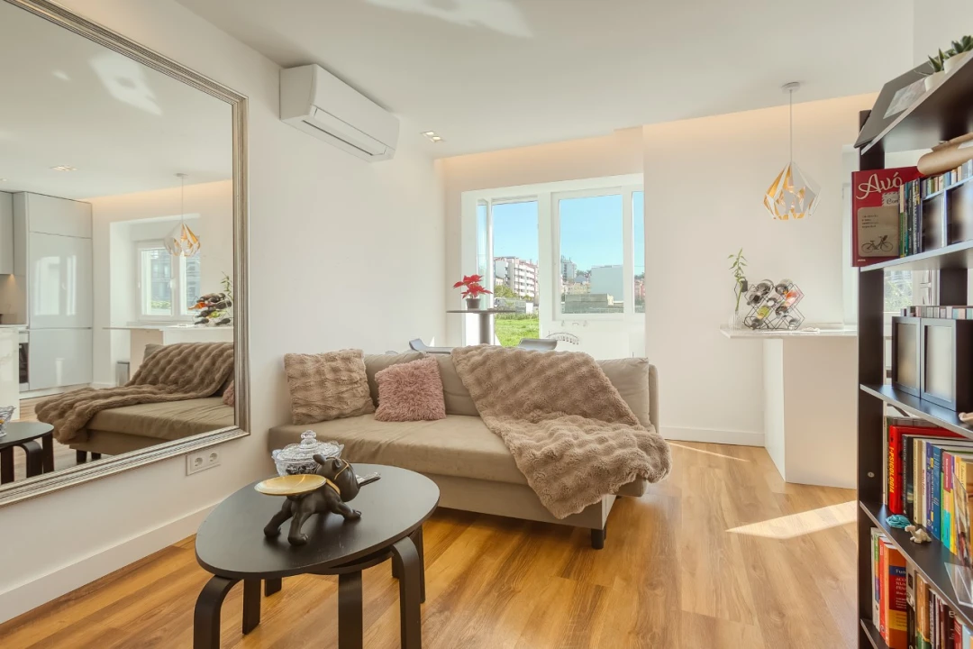 Apartamento T1 para Venda em Benfica Foto 5