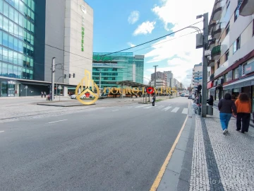 Prédio para Venda em Mafamude e Vilar do Paraíso