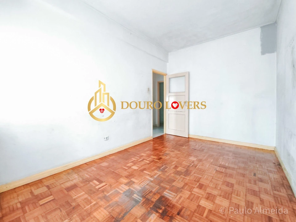 Prédio para Venda em Mafamude e Vilar do Paraíso Foto 13