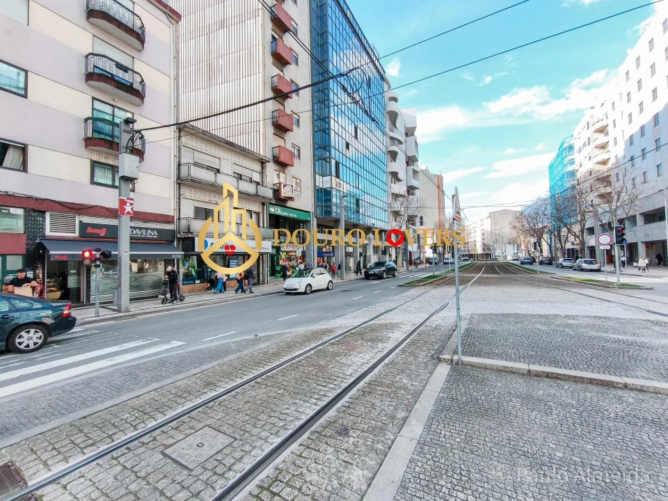 Prédio para Venda em Mafamude e Vilar do Paraíso Foto 6