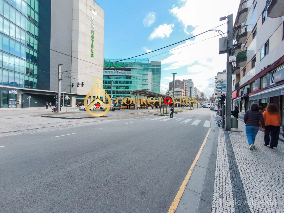 Prédio para Venda em Mafamude e Vilar do Paraíso Foto 7