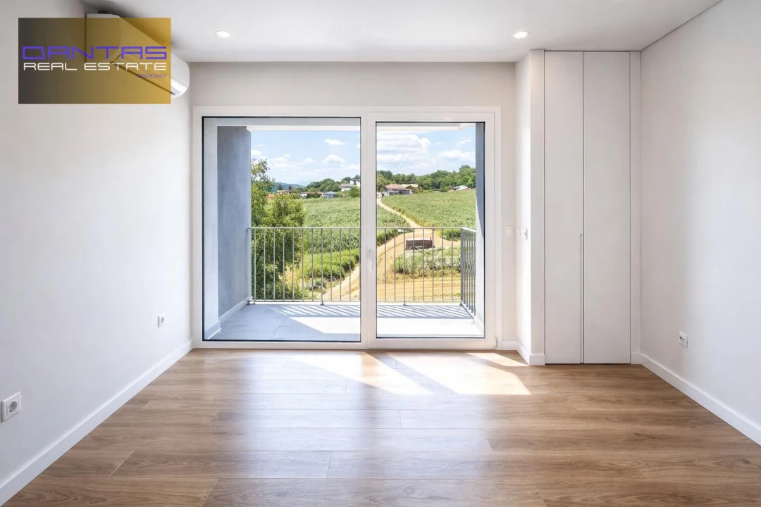 Moradia T4 para Venda em Mire de Tibães Foto 5