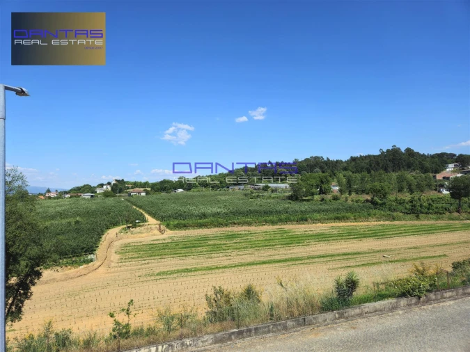 Moradia T4 para Venda em Mire de Tibães Foto 13