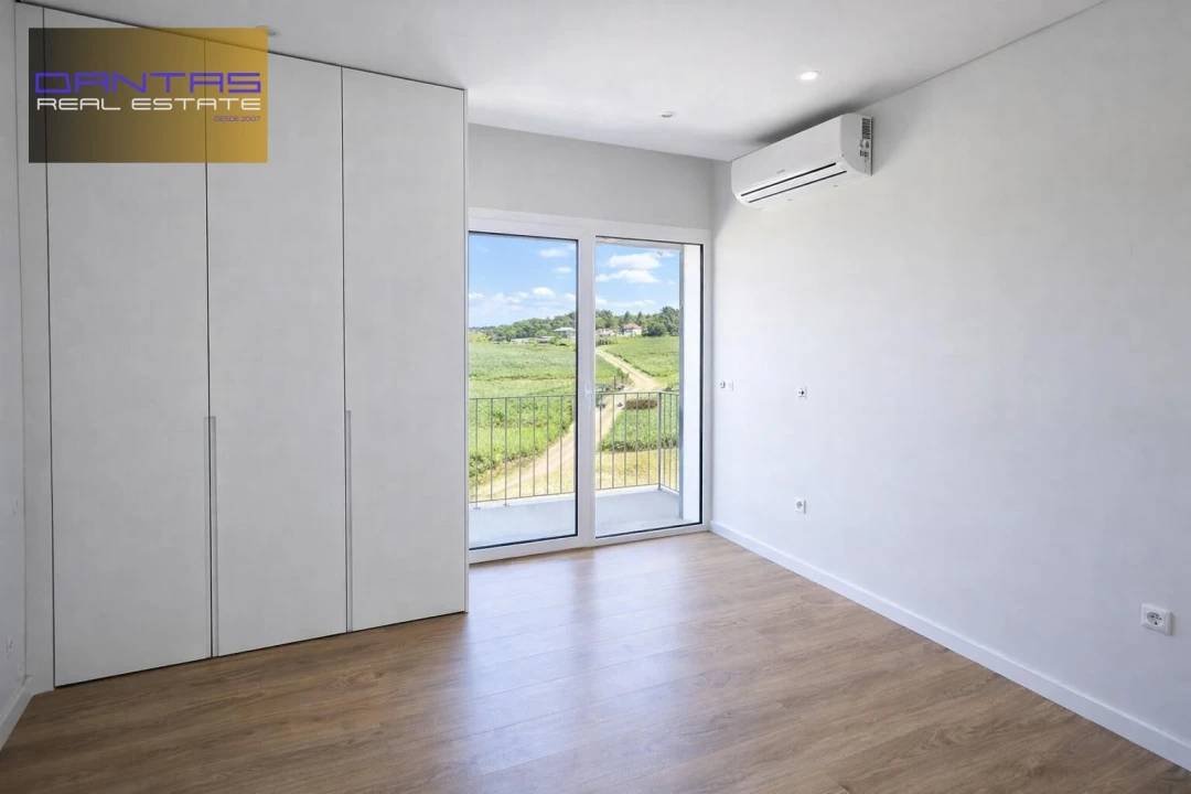 Moradia T4 para Venda em Mire de Tibães Foto 6