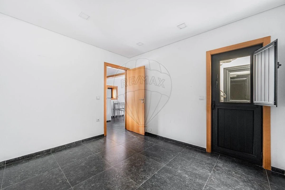 Moradia T3 para Venda em Fermentões Foto 23