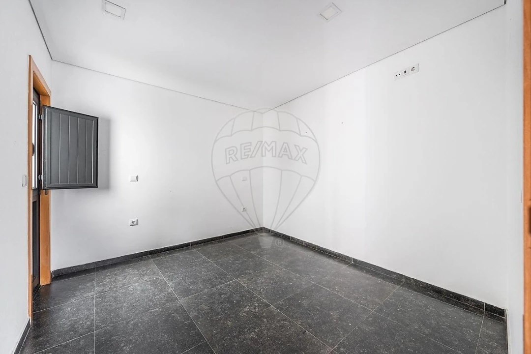 Moradia T3 para Venda em Fermentões Foto 6